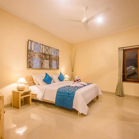 Villa Tepi Sungai Legian Zimmer foto