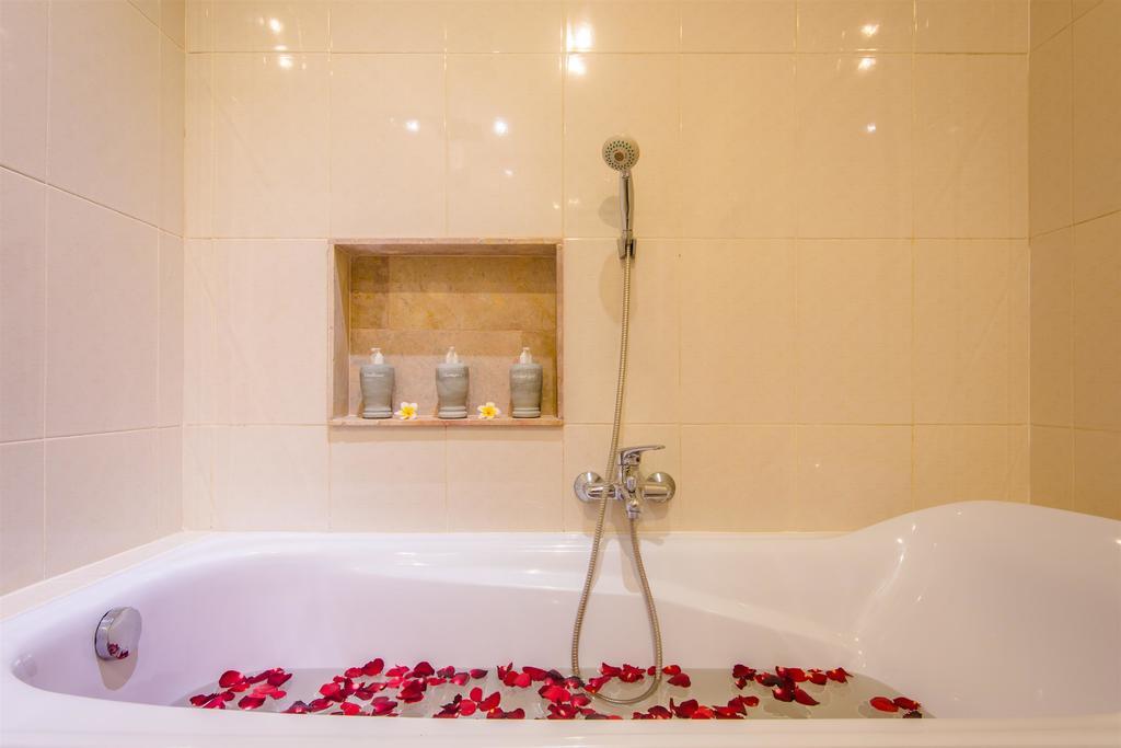 Villa Tepi Sungai Legian Zimmer foto