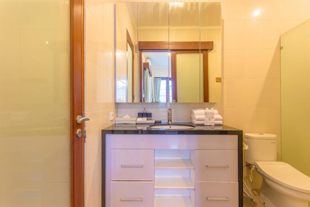 Villa Tepi Sungai Legian Zimmer foto