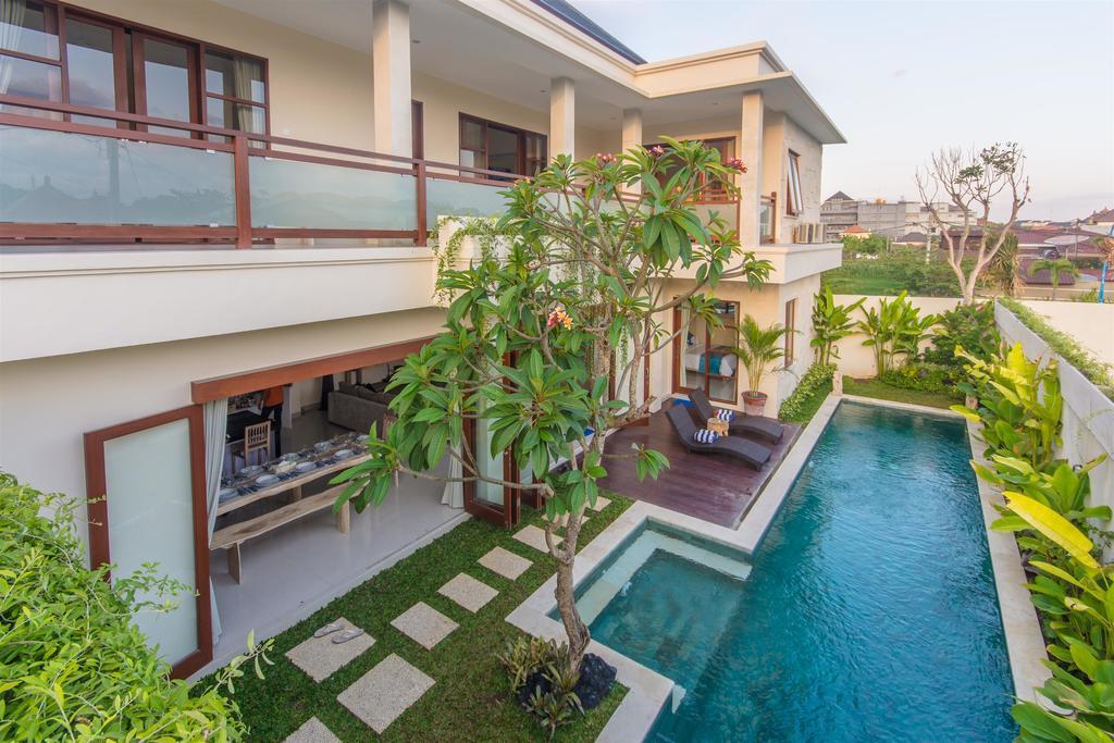Villa Tepi Sungai Legian Zimmer foto