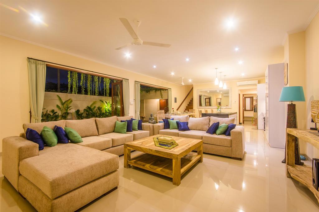 Villa Tepi Sungai Legian Zimmer foto