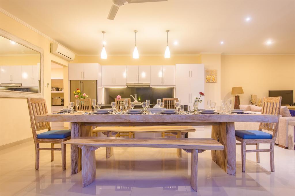 Villa Tepi Sungai Legian Zimmer foto