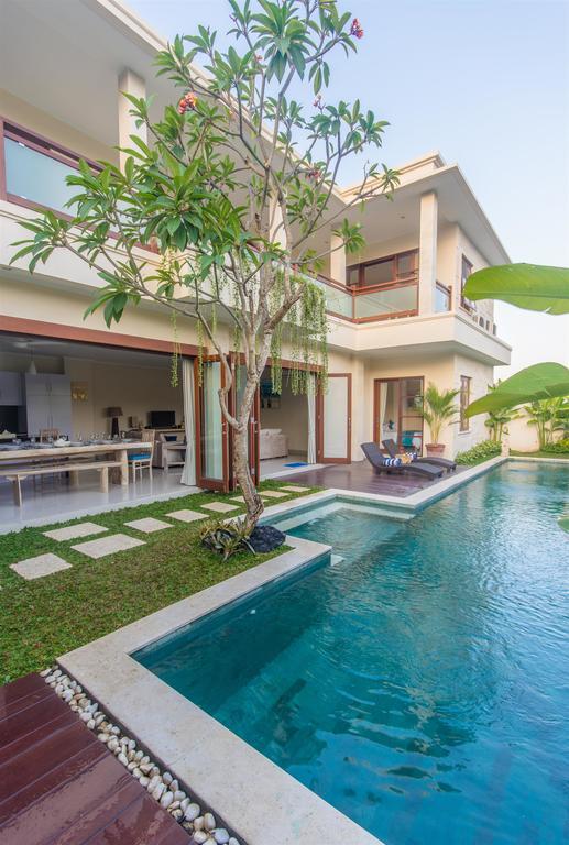 Villa Tepi Sungai Legian Zimmer foto